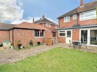 48 Poplar Drive, Cheshire