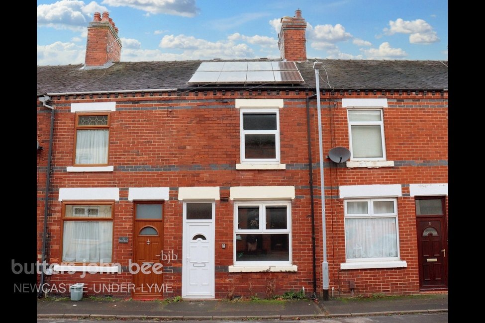2 bedroom House - Terraced for sale in Staffordshire
