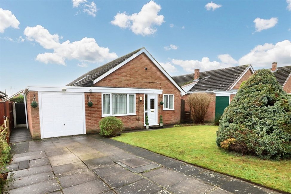 3 bedroom Bungalow for sale in Sandbach Butters John Bee