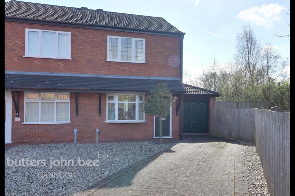 2 bedroom House -Semi-Detached for sale in Staffordshire