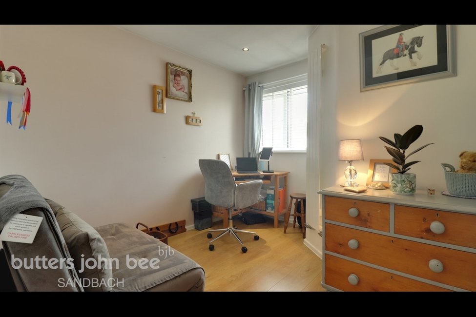 2 bedroom Bungalow for sale in Sandbach Butters John Bee