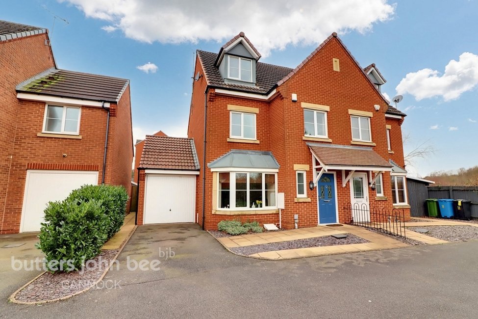 4 bedroom House -Semi-Detached for sale in Staffordshire