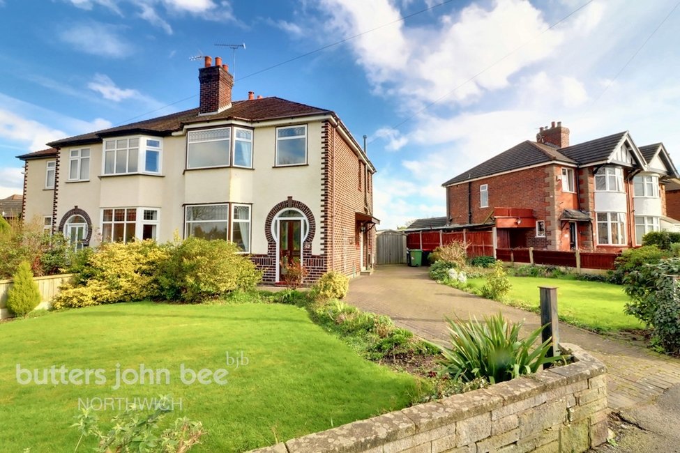 3 bedroom House -Semi-Detached for sale in Northwich
