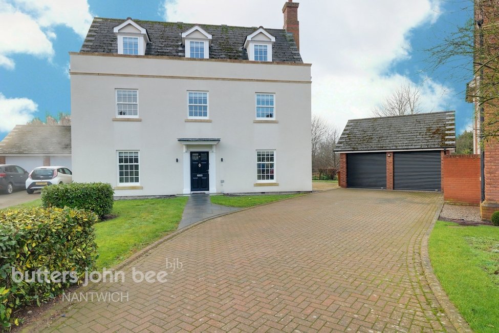 5 bedroom House - Detached for sale in Weston