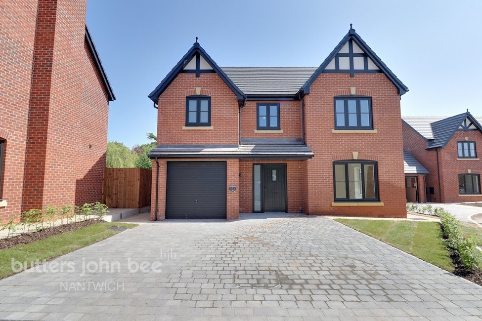 4 bedroom House - Detached for sale in Aston