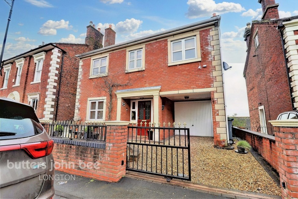 4 bedroom House - Detached for sale in Stoke-On-Trent