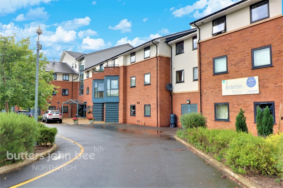 2 bedroom Flat for sale in Northwich