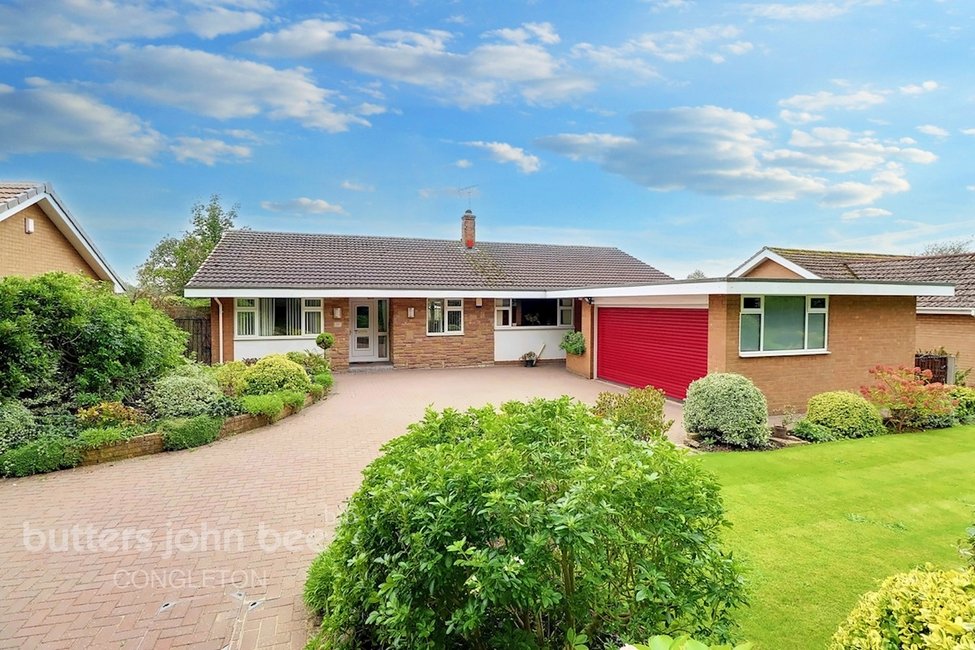 3 bedroom Bungalow for sale in Congleton Butters John Bee