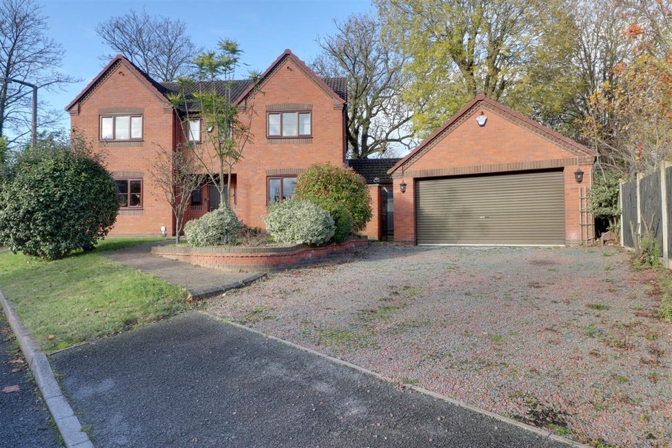 4 bedroom House - Detached for sale in Cannock