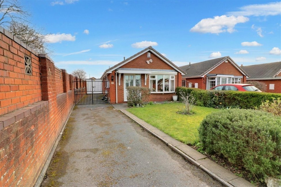2 bedroom Bungalow for sale in Cannock