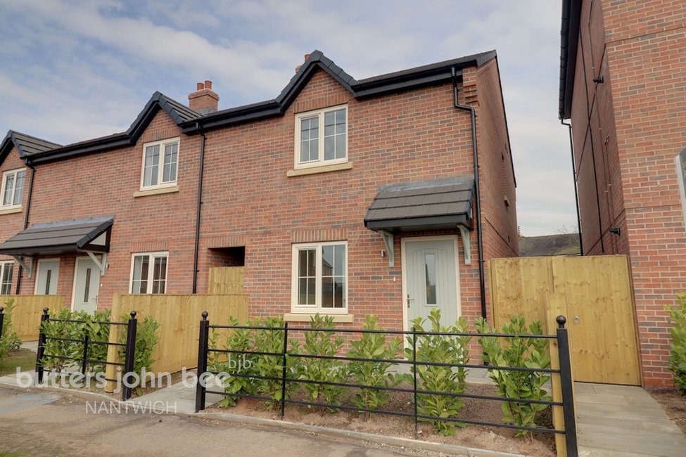 3 bedroom House - End of Terrace for sale in Wrinehill