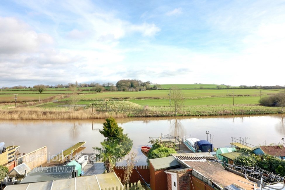 3 bedroom House - Terraced for sale in Northwich